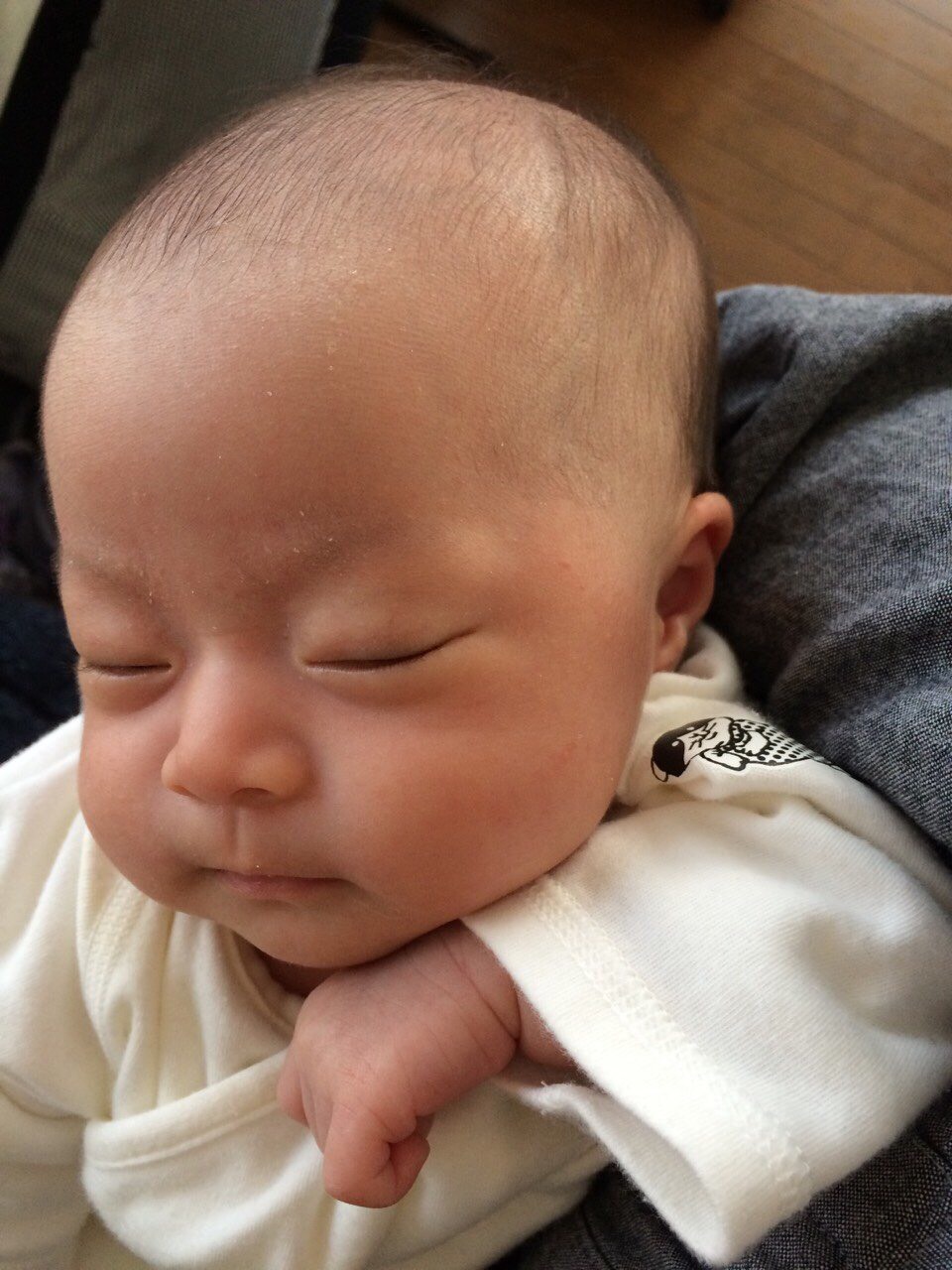 可愛い新生児とベビー肌着の写真 あかちゃん肌着専門店マルマイユ 出産祝い オーガニックコットン布マスク